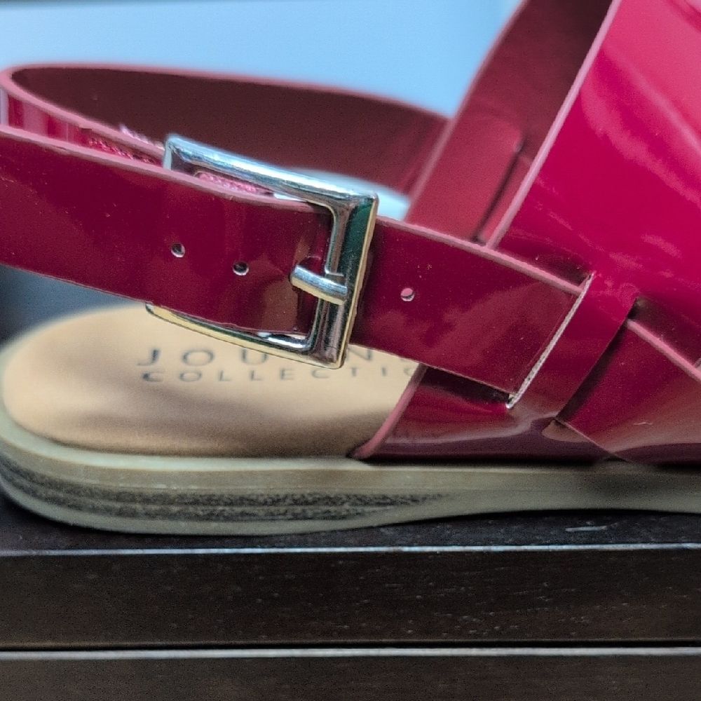 Journee Collection Lavine Glossy Thick Two Strap Patent Red Sandals Size 7 NEW - Picture 6 of 6